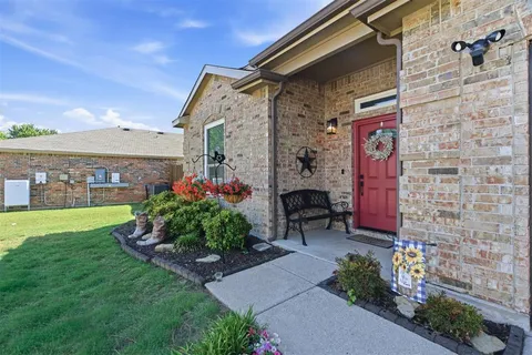 $385,000 | 7804 Seven Oaks Lane, Denton, TX 76210