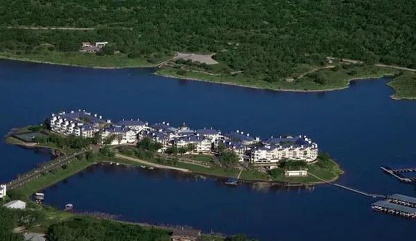 $2,200 | 3404 American Drive, Unit 3202, Lago Vista, TX 78645