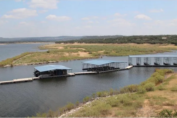 $2,200 | 3404 American Drive, Unit 3202, Lago Vista, TX 78645