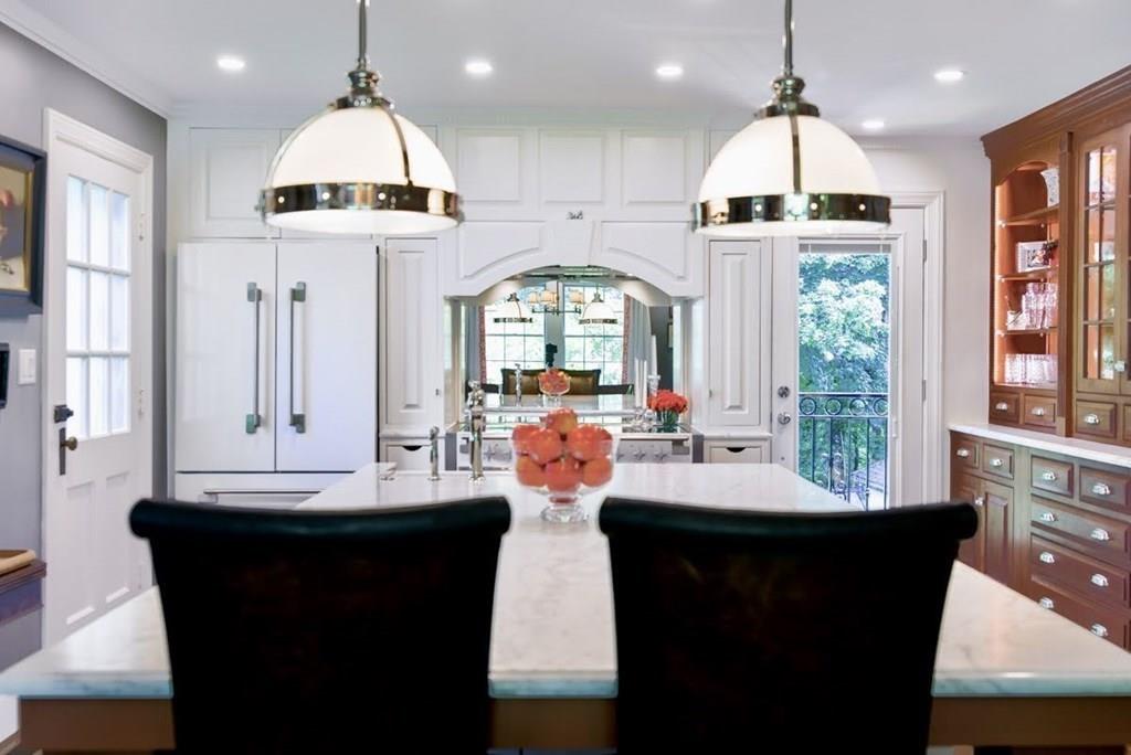 42 Longfellow Road Wellesley, MA 02481 - Photo 8 of 37