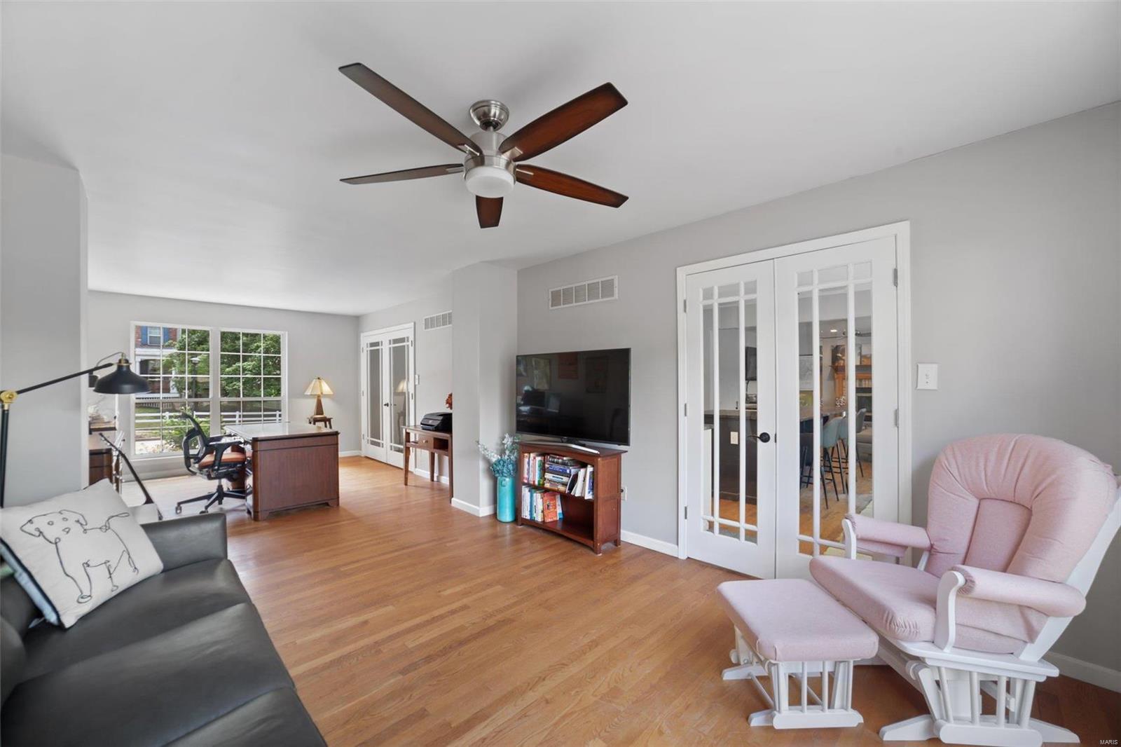 363 Ries Bend Road Ballwin, MO 63021 - Photo 9 of 39