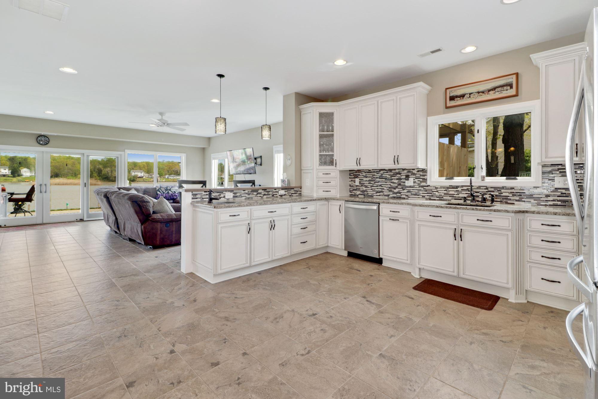 11116 Bird River Grove Road White Marsh, MD 21162 - Photo 10 of 47 Granite Counters/SS Appliances