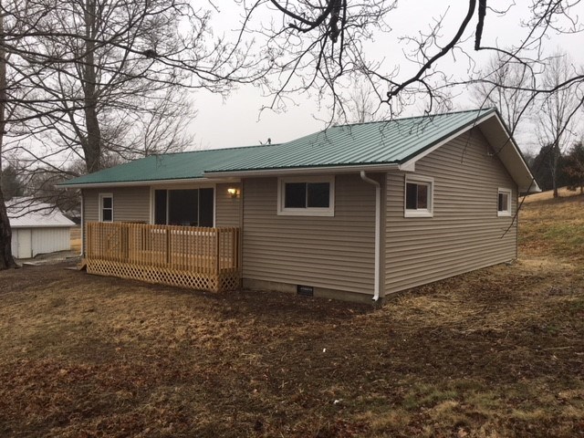 7028 East Blue River Road Pekin, IN 47165 - Photo 3 of 30