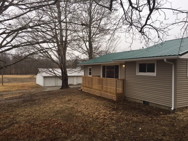 7028 East Blue River Road Pekin, IN 47165 - Photo 4 of 30