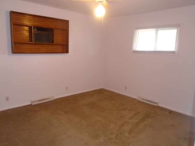 428 North 10th Street Rochelle, IL 61068 - Photo 9 of 17