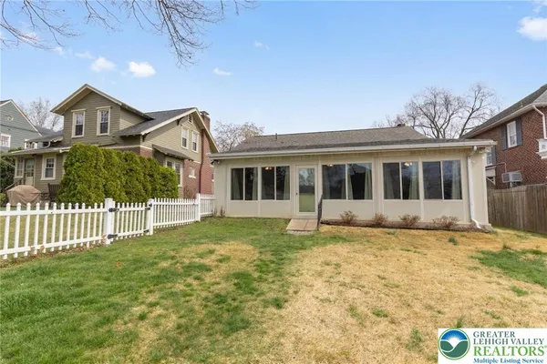 $369,900 | 345 8th Avenue, Bethlehem, PA 18018