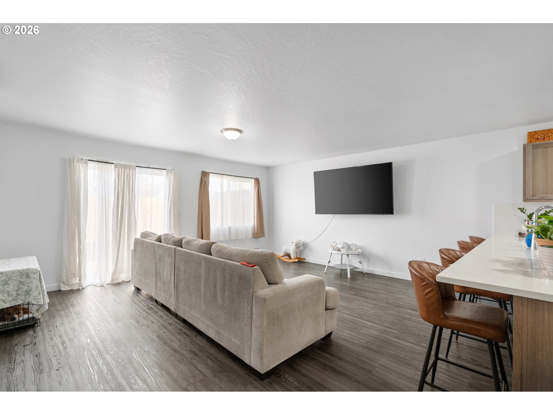 277 Merrick Avenue Umatilla, OR 97882 - Photo 4 of 21 Living Room