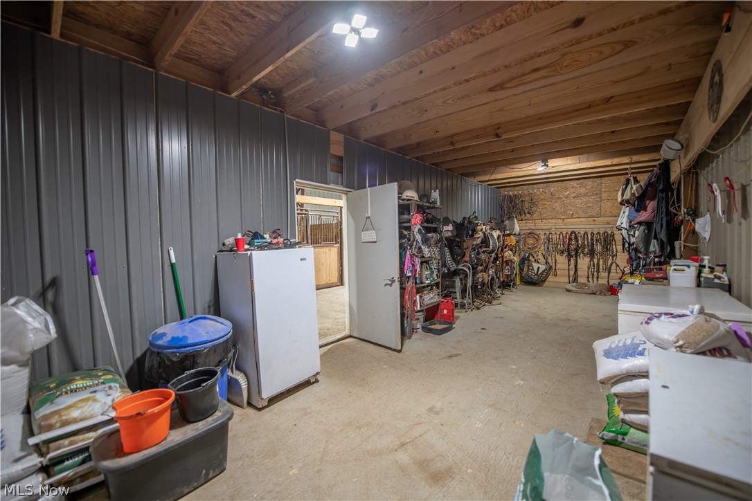 9918 Ridge Road Southeast Uhrichsville, OH 44683 - Photo 32 of 42 24 x 12 Tack Room