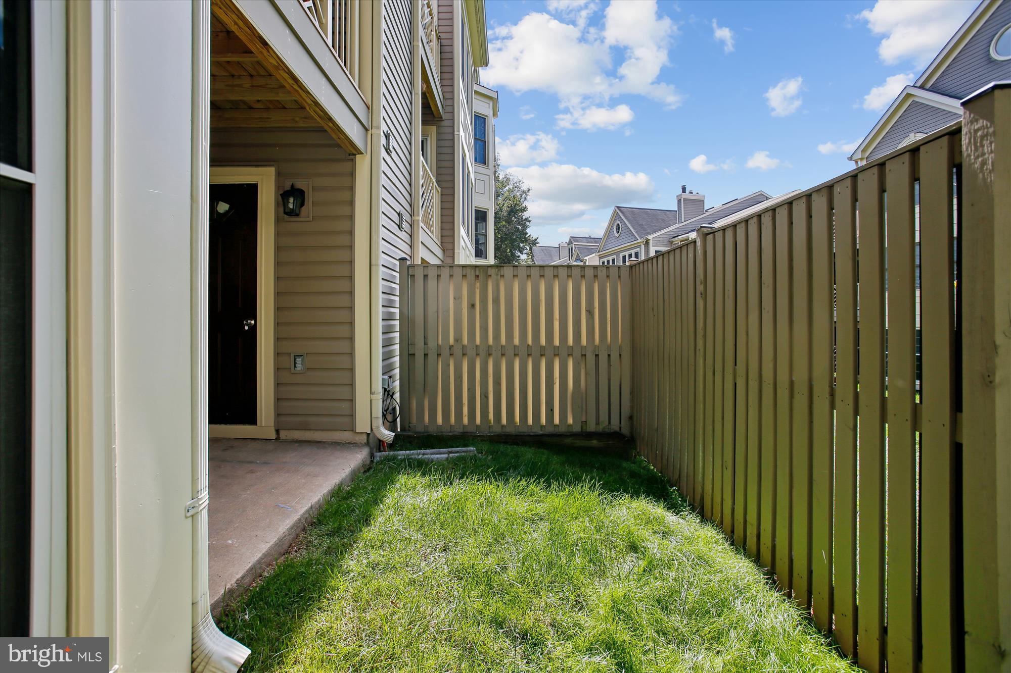 3800 Ridge Knoll Court, Unit 2 Fairfax, VA 22033 - Photo 29 of 50 a view of a pathway