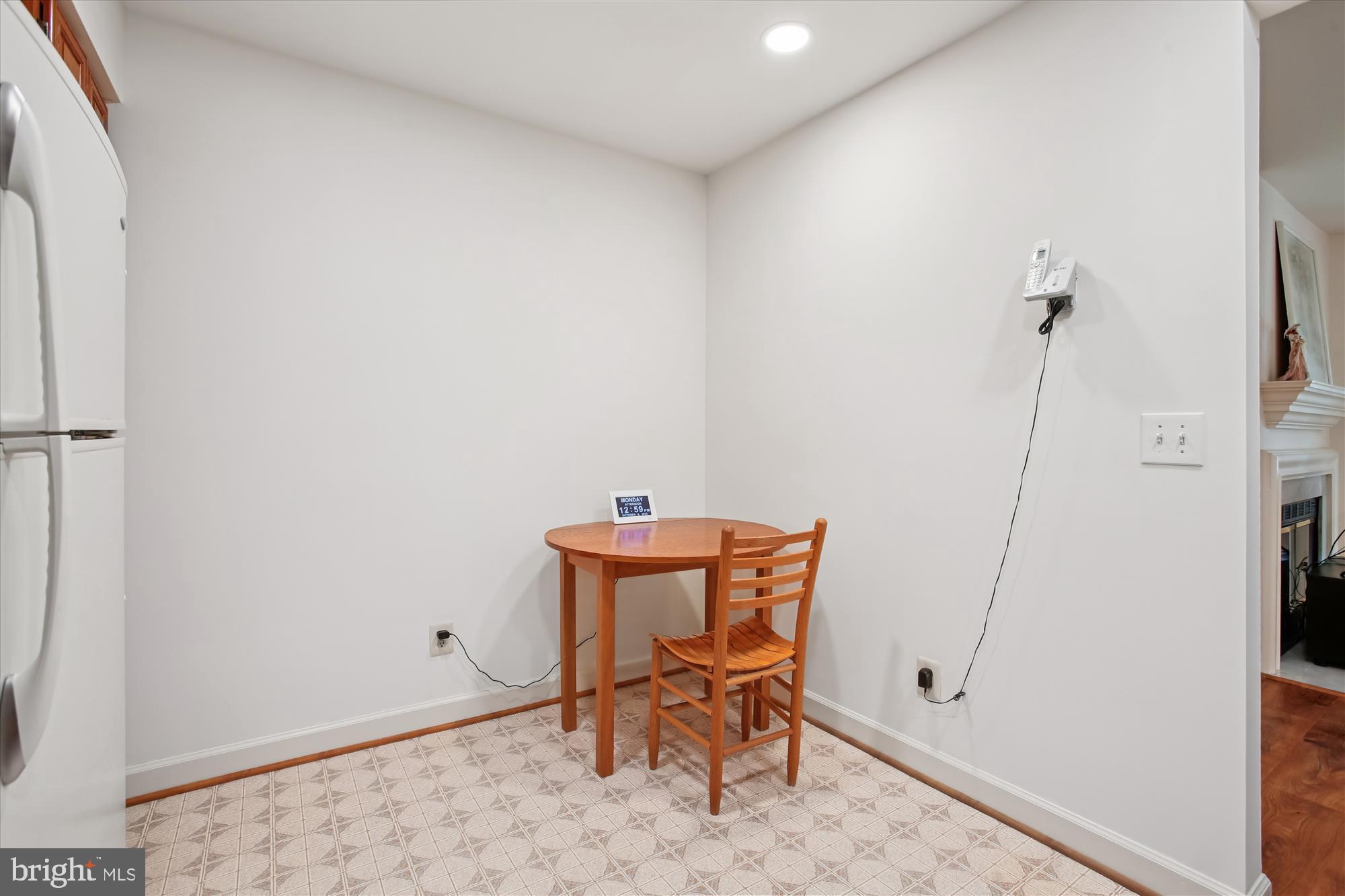 3800 Ridge Knoll Court, Unit 2 Fairfax, VA 22033 - Photo 8 of 50 a view of a room with table and chair