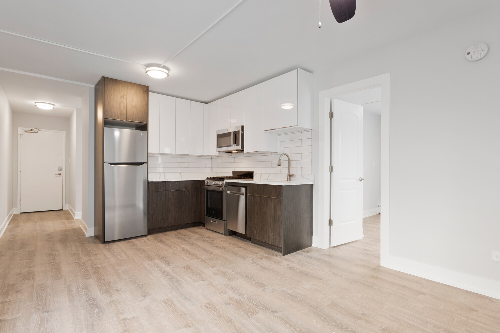 5858 North Sheridan Road, Unit 307 Chicago, IL 60660 - Photo 4 of 17