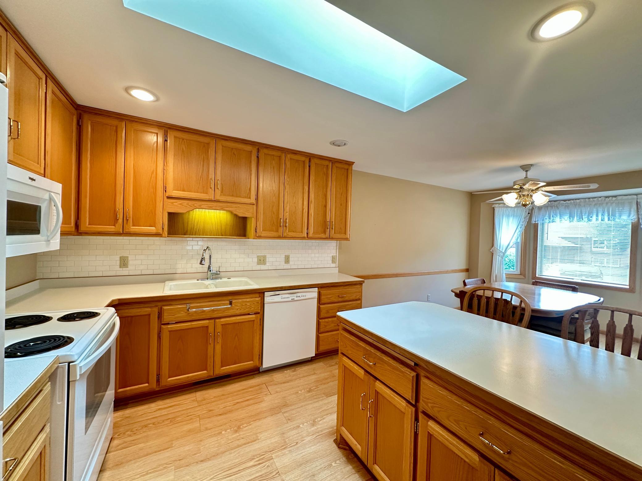 6 Oak Ridge Trail Circle Pines, MN 55014 - Photo 7 of 32