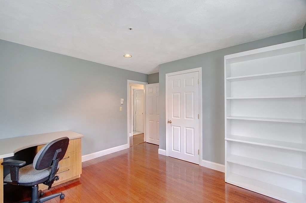 17 Russet Lane Marlborough, MA 01752 - Photo 25 of 38