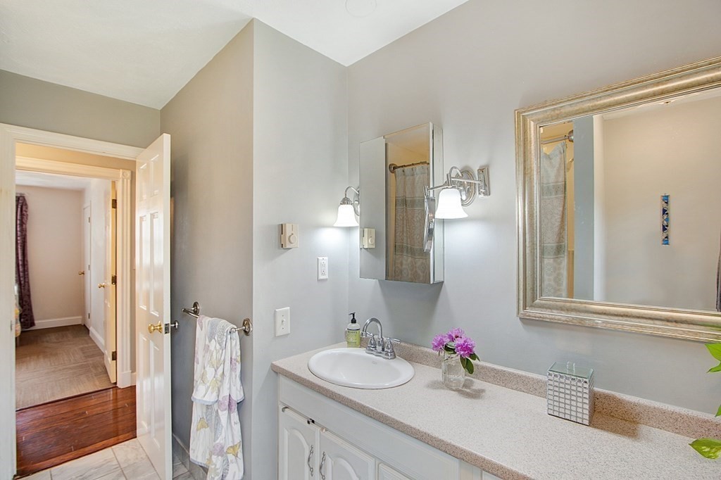 17 Russet Lane Marlborough, MA 01752 - Photo 27 of 38