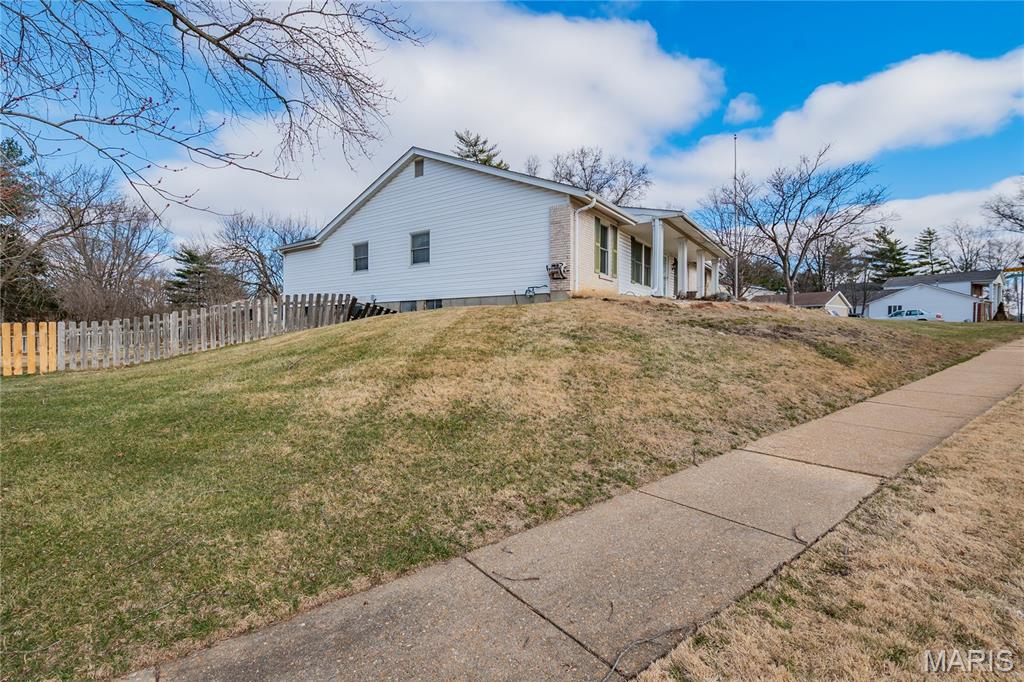 1797 Prindable Court Chesterfield, MO 63017 - Photo 3 of 53