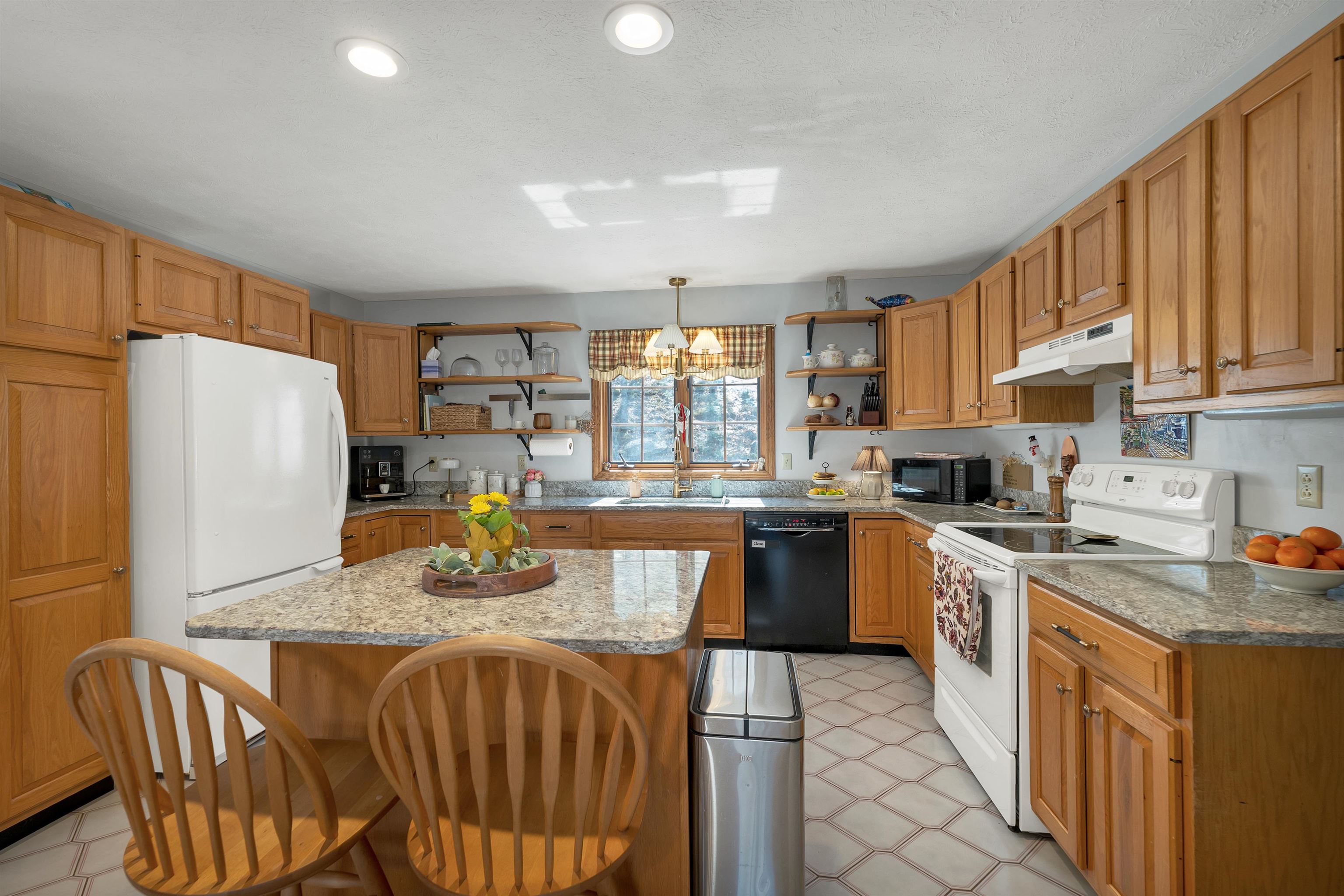 204 Cherry Valley Road Alton, NH 03810 - Photo 5 of 49