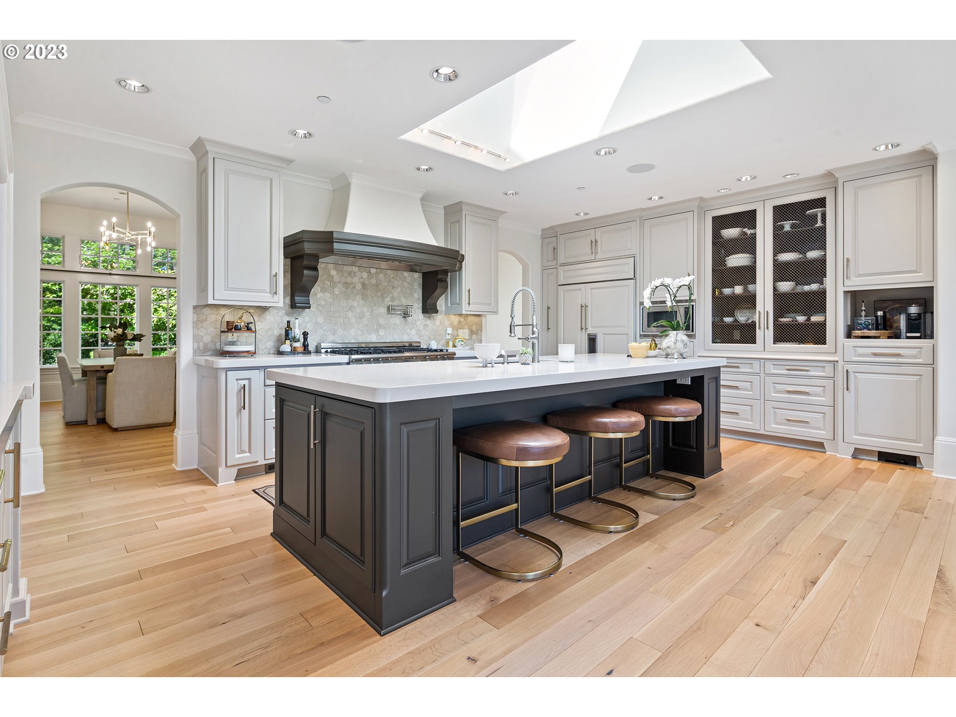 584 Ridgeway Road Lake Oswego, OR 97034 - Photo 11 of 44 Gallery Image 11