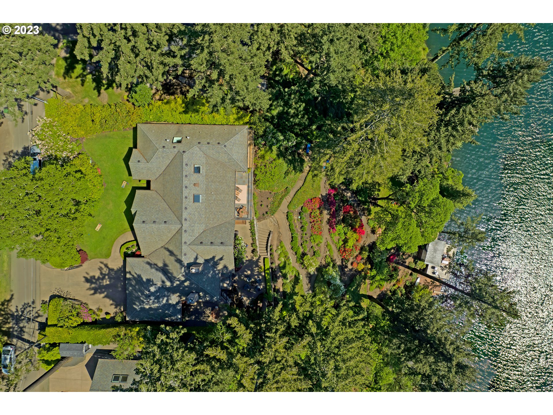 584 Ridgeway Road Lake Oswego, OR 97034 - Photo 42 of 44 Gallery Image 42