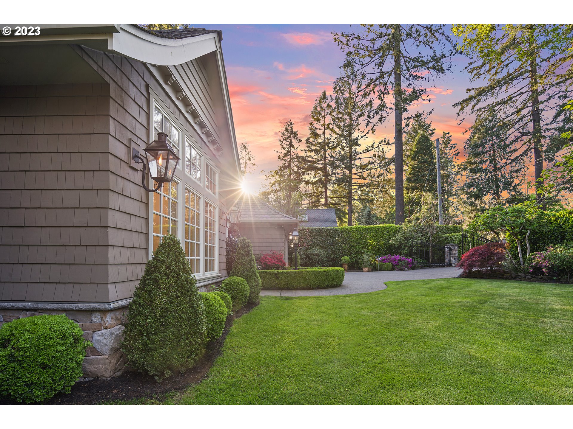 584 Ridgeway Road Lake Oswego, OR 97034 - Photo 43 of 44 Gallery Image 43