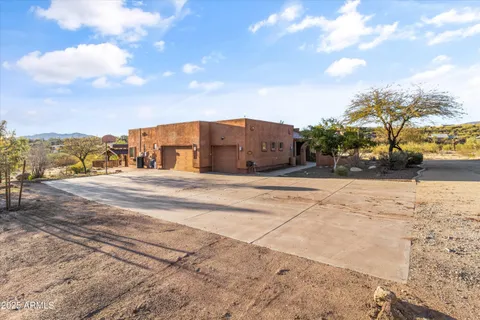$685,000 | 42706 North 19th Street, New River, AZ 85087