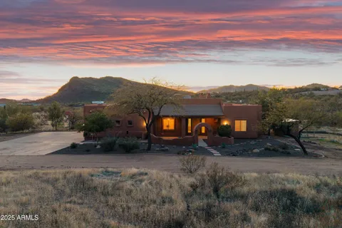 $685,000 | 42706 North 19th Street, New River, AZ 85087