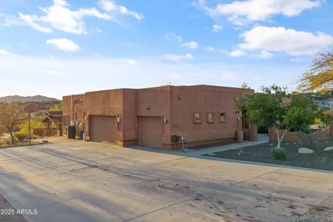 $685,000 | 42706 North 19th Street, New River, AZ 85087