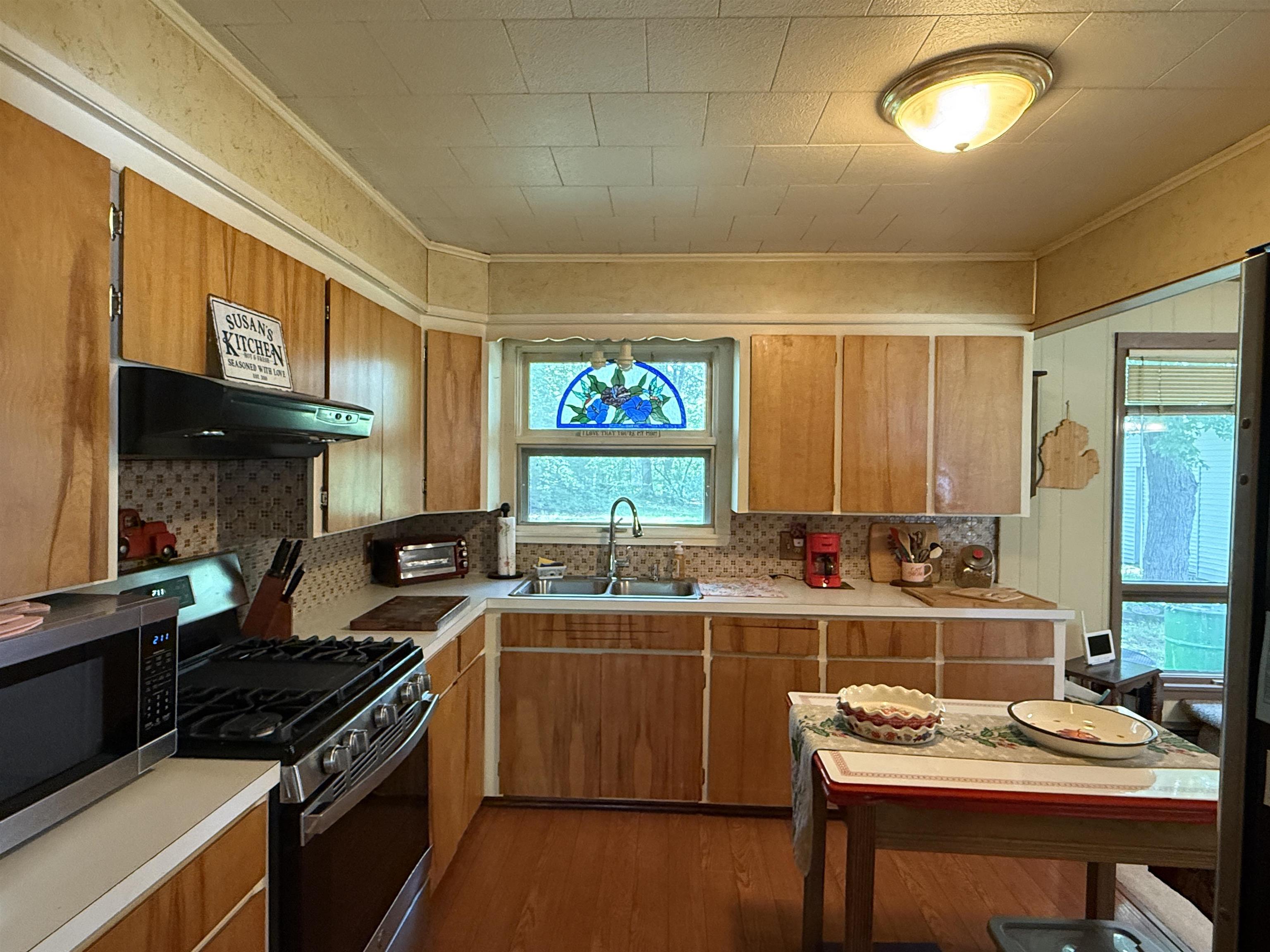 182 Highway 61 Gladwin, MI 48624 - Photo 10 of 37