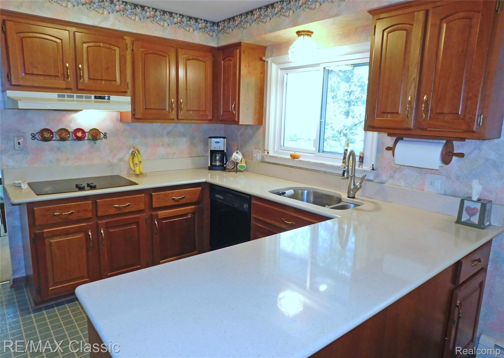30179 Richmond Road Farmington, MI 48334 - Photo 16 of 37 richkit6.jpg