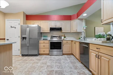 $275,000 | 7256 Camberwood Drive, Indianapolis, IN 46268