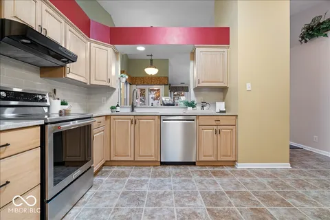 $275,000 | 7256 Camberwood Drive, Indianapolis, IN 46268