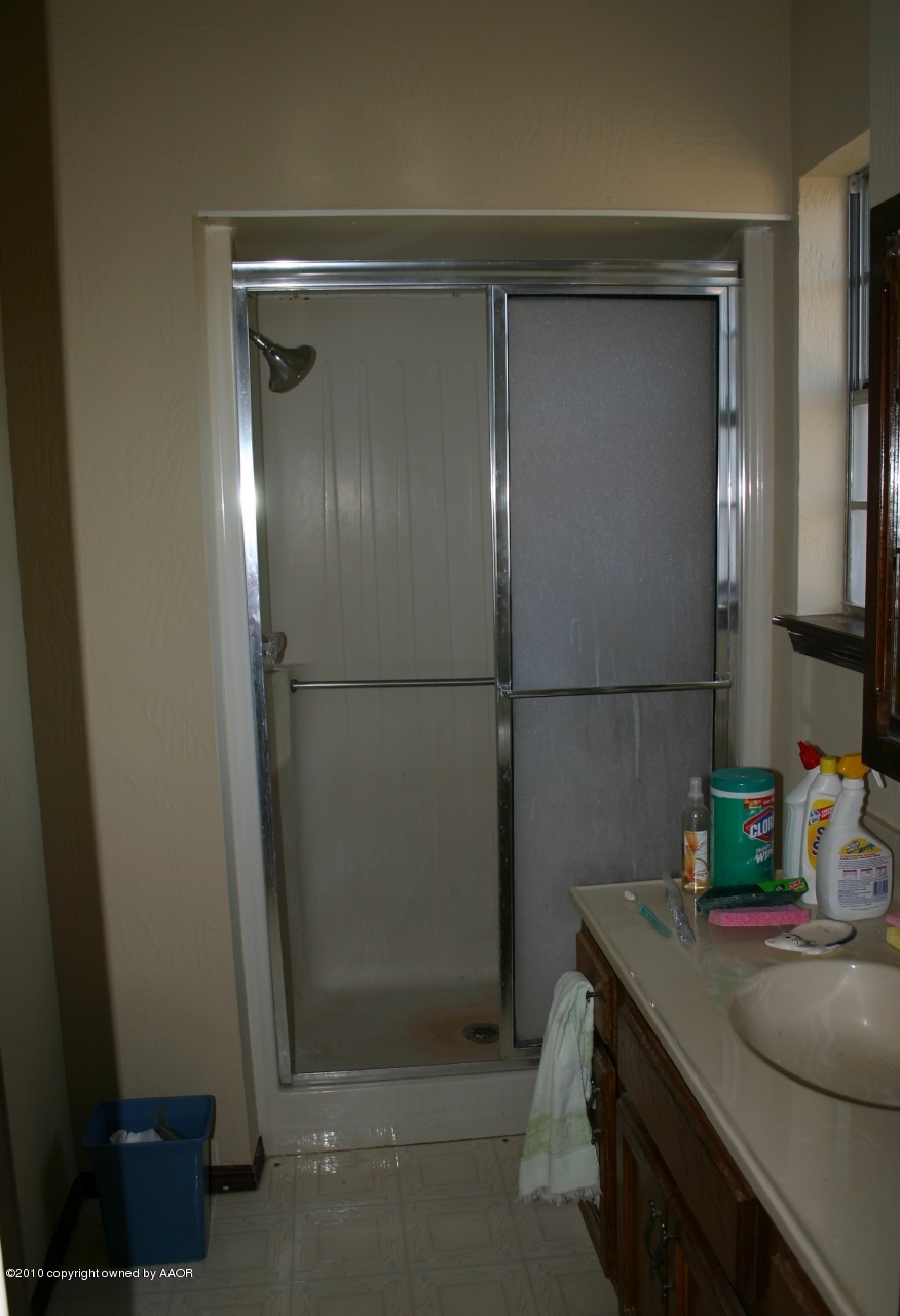 5105 Raindrop Lane Amarillo, TX 79110 - Photo 11 of 21 Master Bath