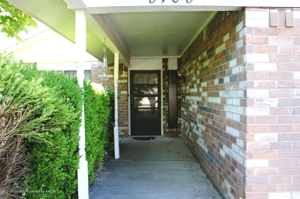 5105 Raindrop Lane Amarillo, TX 79110 - Photo 4 of 21 Front Porch