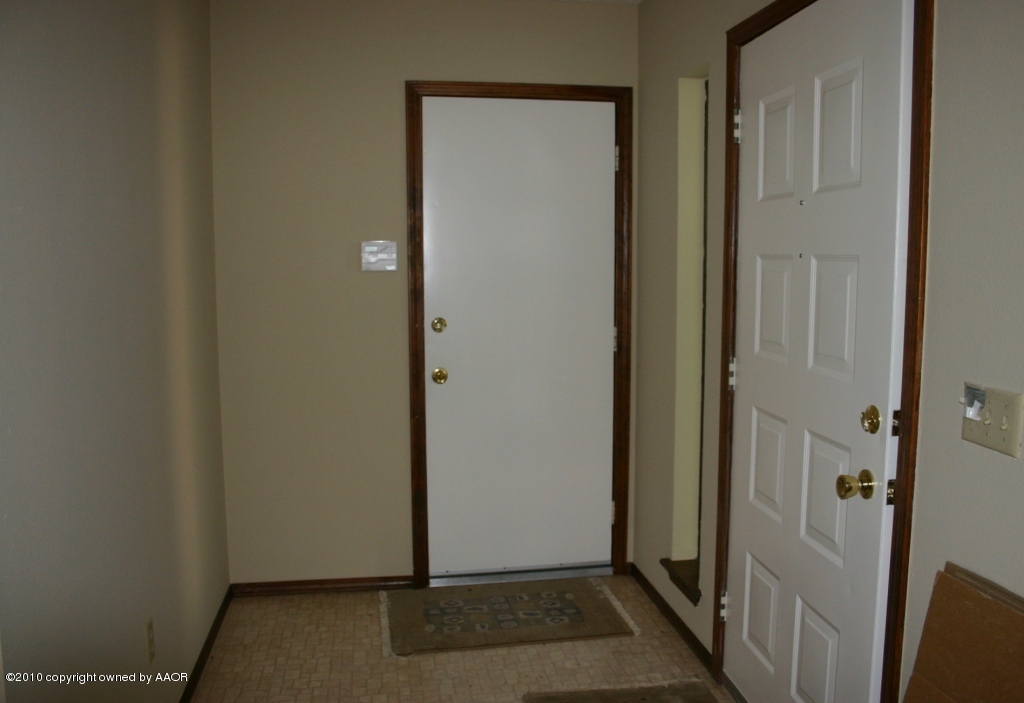 5105 Raindrop Lane Amarillo, TX 79110 - Photo 5 of 21 Entry