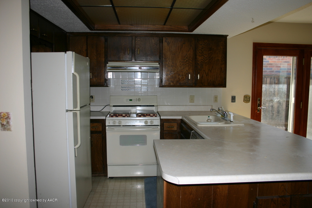 5105 Raindrop Lane Amarillo, TX 79110 - Photo 8 of 21 Kitchen V2
