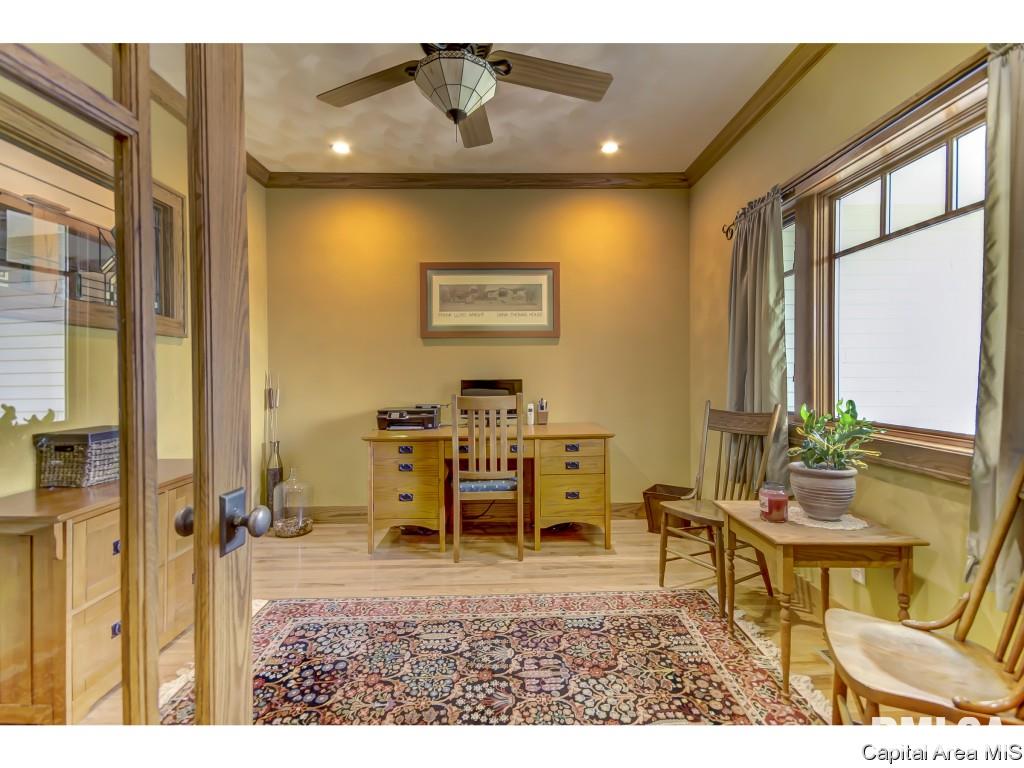4819 Stagecoach Road Pleasant Plains, IL 62677 - Photo 5 of 36