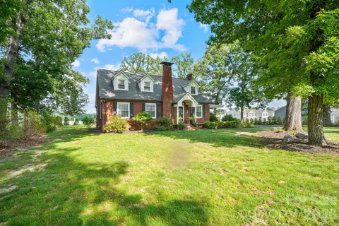 $474,900 | 1520 5th Street Northeast, Hickory, NC 28601