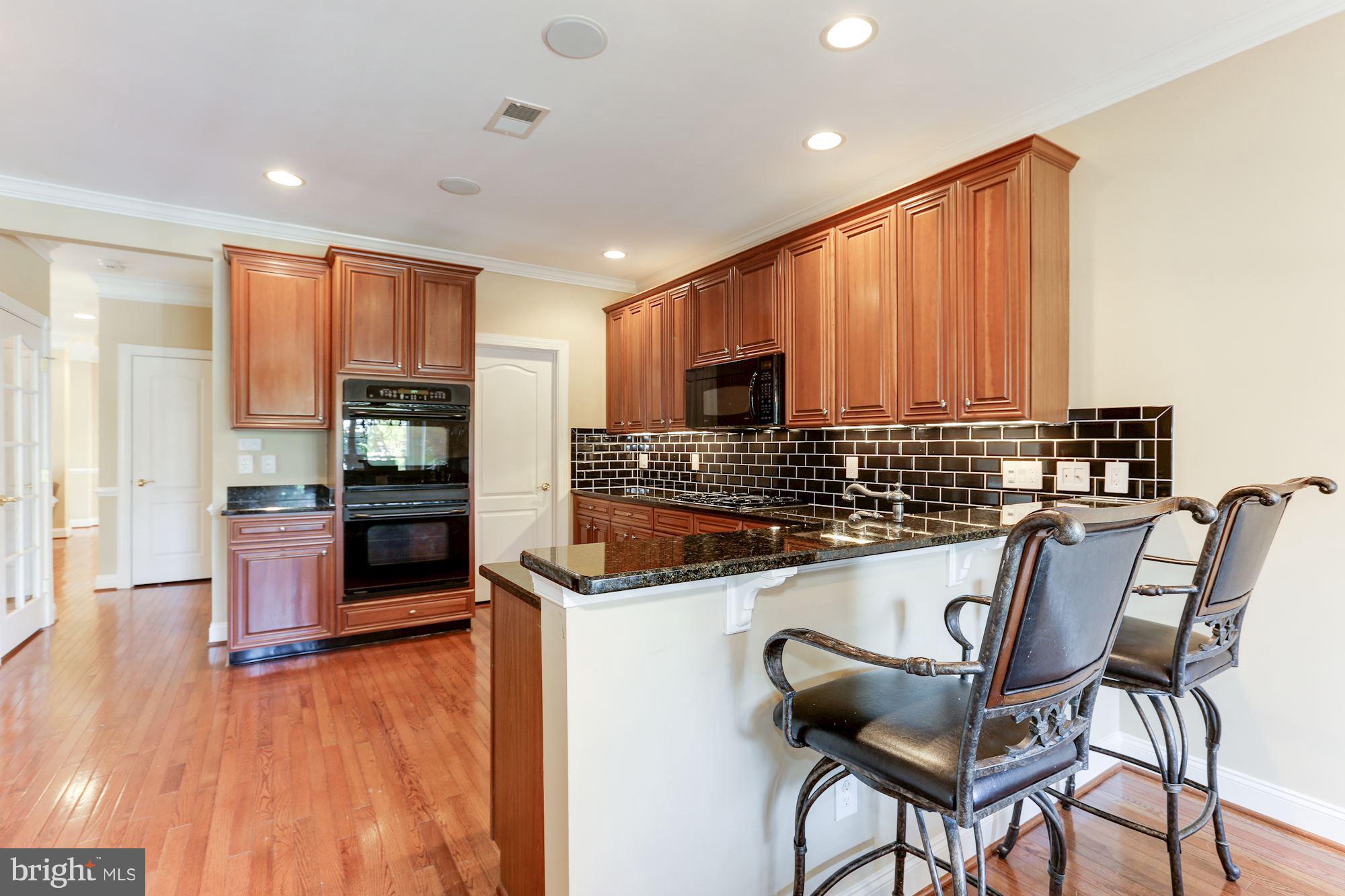 19903 Naples Lakes Terrace Ashburn, VA 20147 - Photo 13 of 30 Kitchen