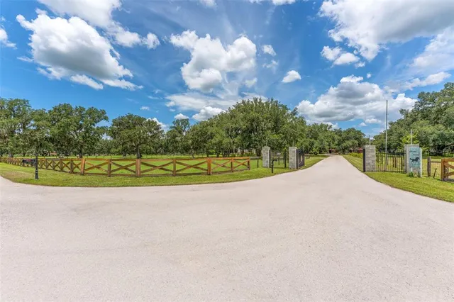 $1,750,000 | 2702 Rogers Ranch Road, Lithia, FL 33547