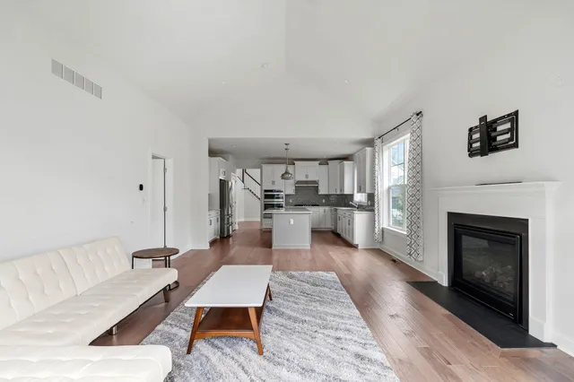 $4,300 | 3093 North Spurway Drive, Ann Arbor, MI 48105