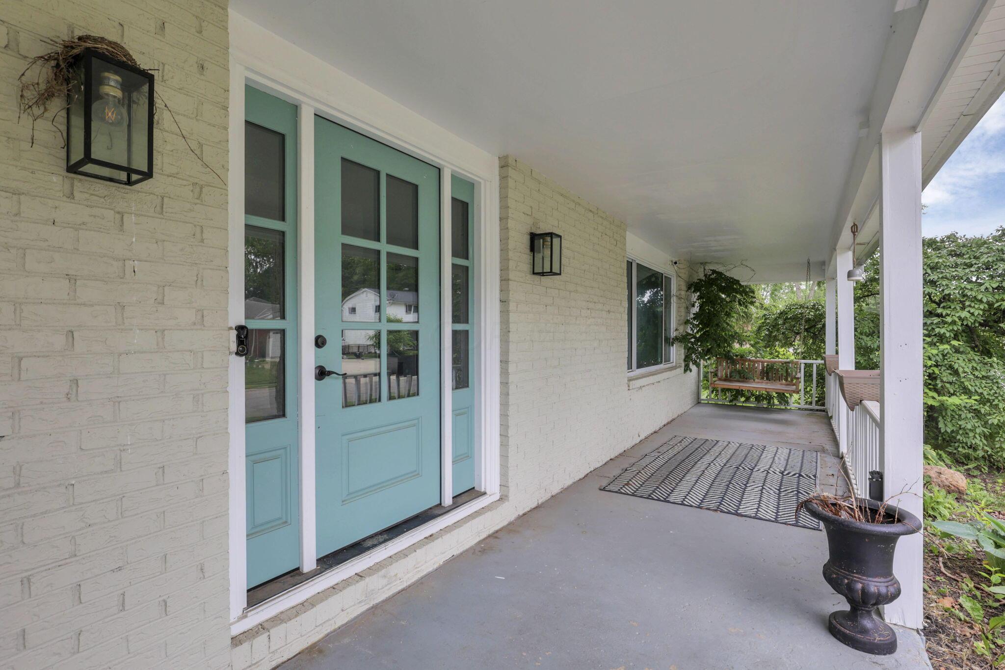 154 Landover Road Columbus, OH 43230 - Photo 4 of 47 porch