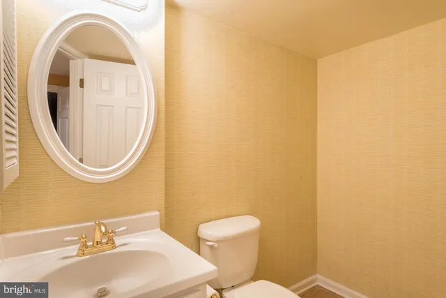 $3,975 | 1210 West Abingdon Drive, Alexandria, VA 22314