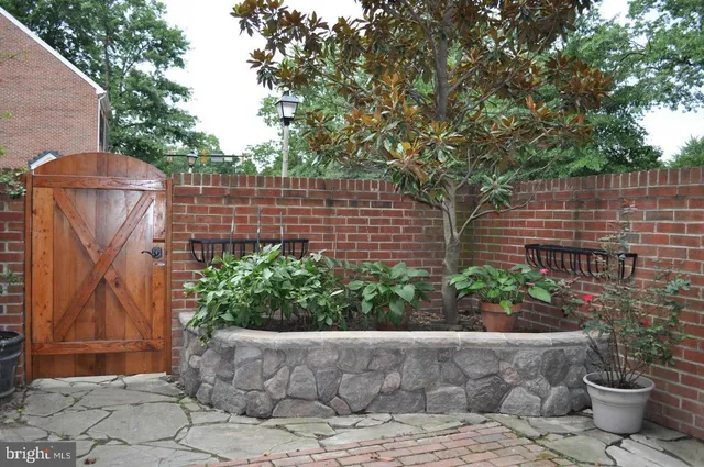 $3,975 | 1210 West Abingdon Drive, Alexandria, VA 22314