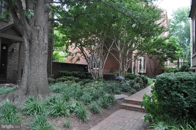 $3,975 | 1210 West Abingdon Drive, Alexandria, VA 22314