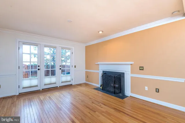 $3,975 | 1210 West Abingdon Drive, Alexandria, VA 22314