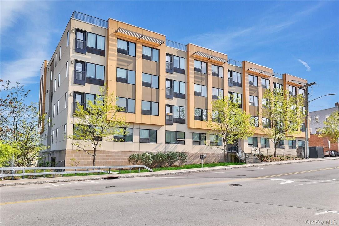 68 Lake Street, Unit 108 White Plains, NY 10601 - Photo 27 of 36 front view of a building