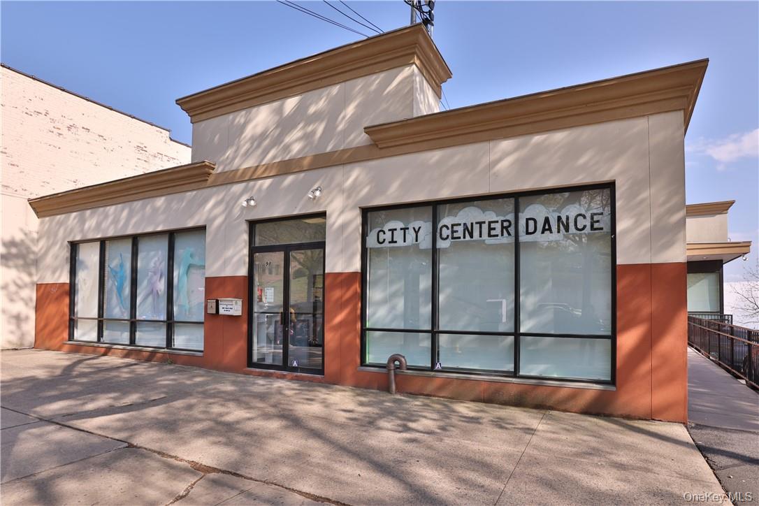 68 Lake Street, Unit 108 White Plains, NY 10601 - Photo 31 of 36 a view of a building