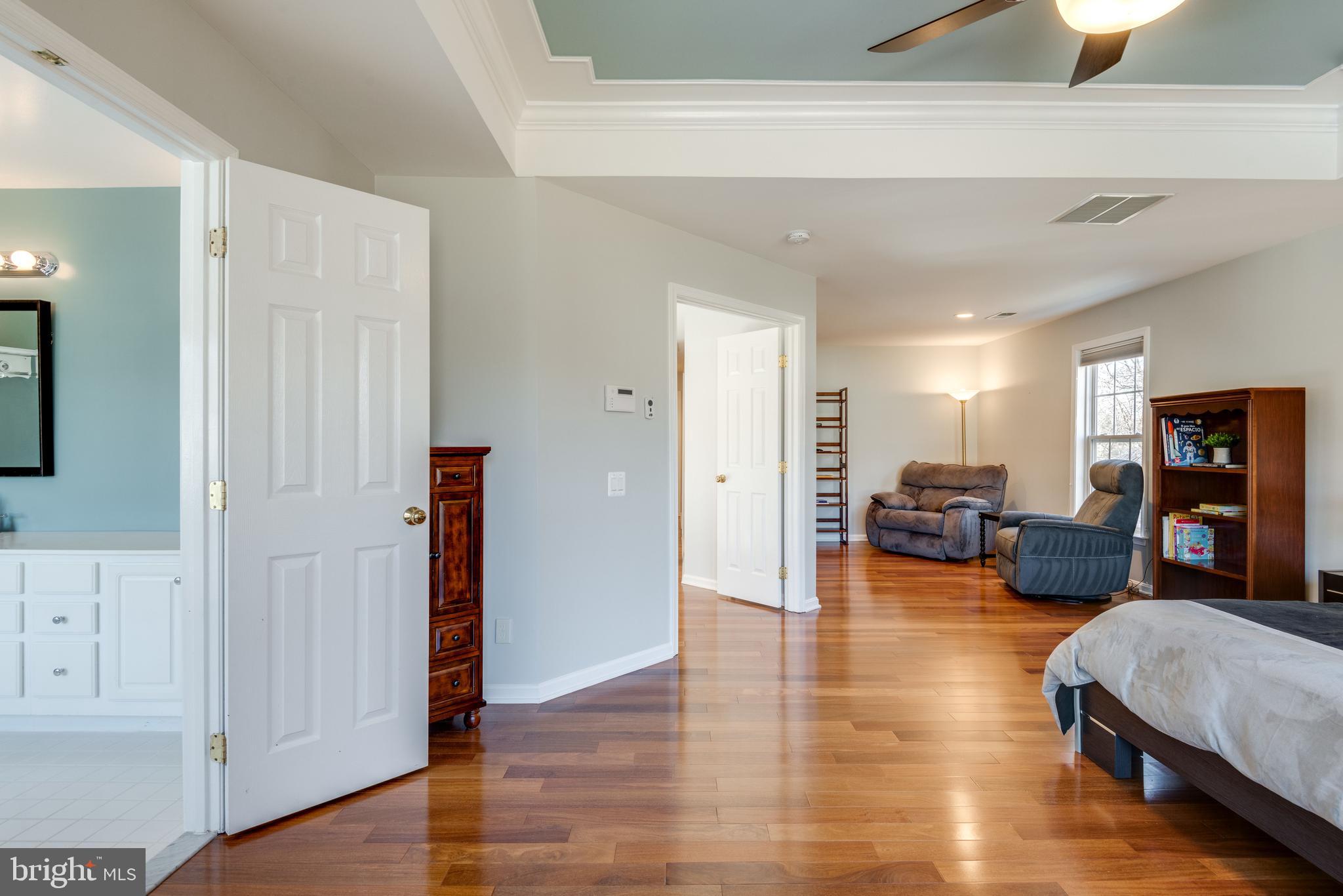 12368 Brown Fox Way Reston, VA 20191 - Photo 31 of 67 Owner's Suite