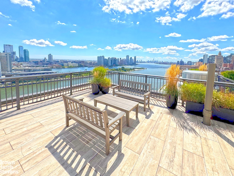 35 Sutton Place, Unit 14F Manhattan, NY 10022 - Photo 11 of 15