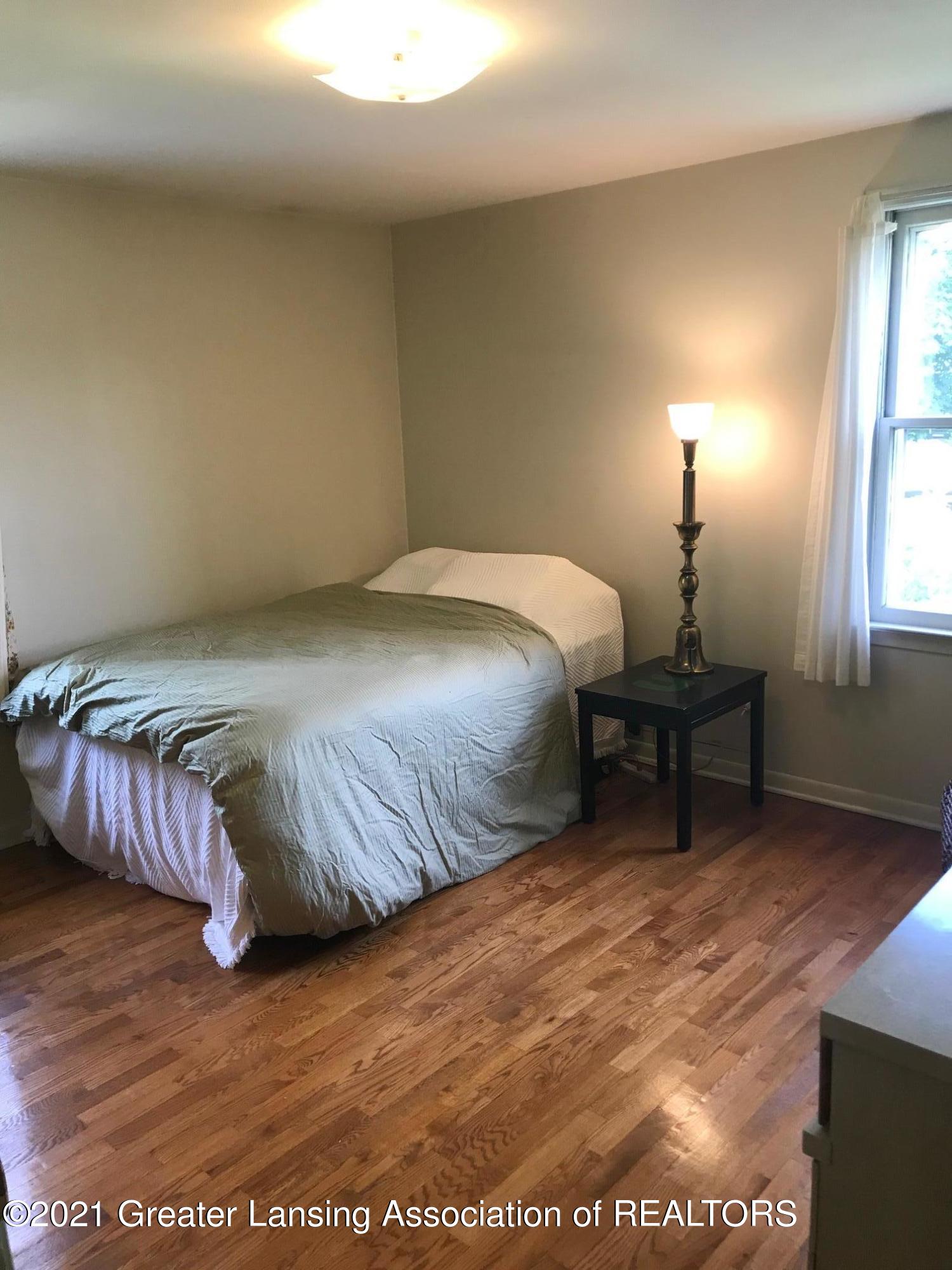 625 Snyder Road East Lansing, MI 48823 - Photo 19 of 30 Bedroom3