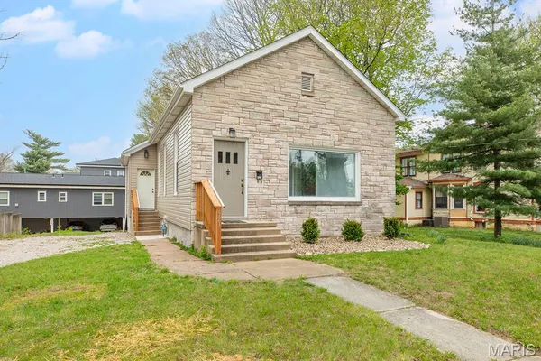 $239,900 | 523 Hillsboro Avenue, Edwardsville, IL 62025